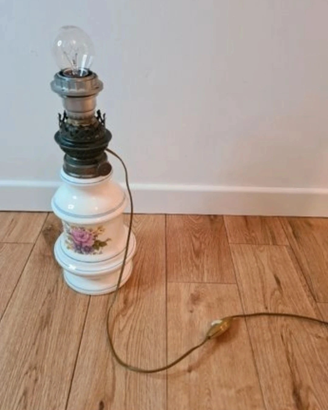 Vintage electric oil lamp with floral pattern – photo 3
